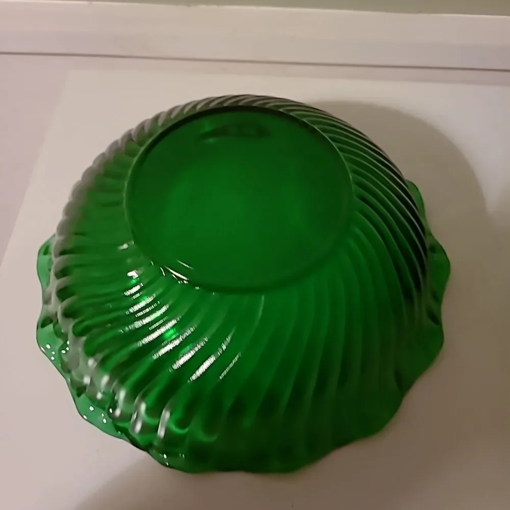 Pair of Ruffled Bowls